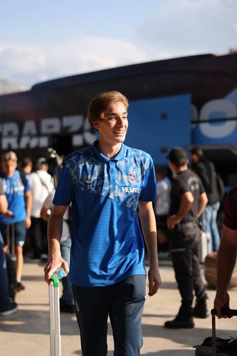 Trabzonspor Galatasaray maçı için İstanbul'a gitti 5